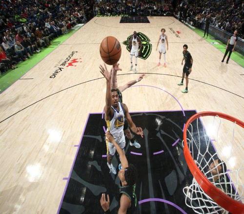 胡金秋底角,三分得手助,布朗立功,NG体育,NG体育,NG,Sports,NG体育官网